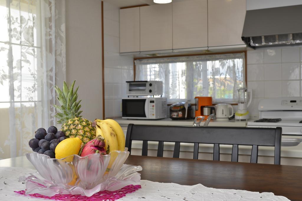Maeda Biru House Villa Onna Buitenkant foto