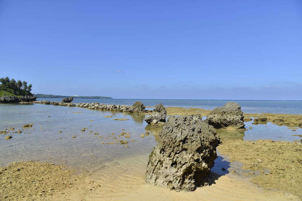 Maeda Biru House Villa Onna Buitenkant foto