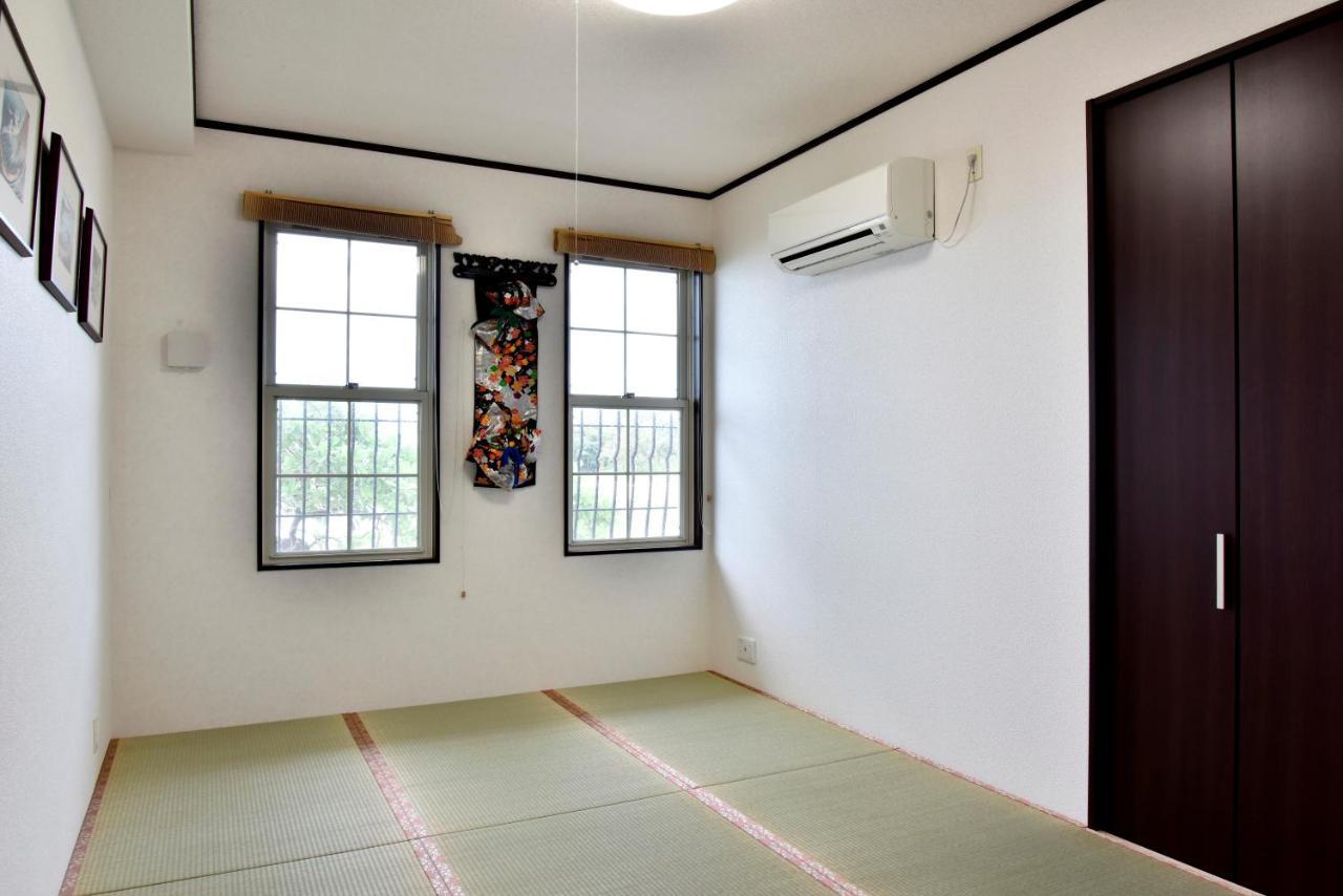 Maeda Biru House Villa Onna Buitenkant foto