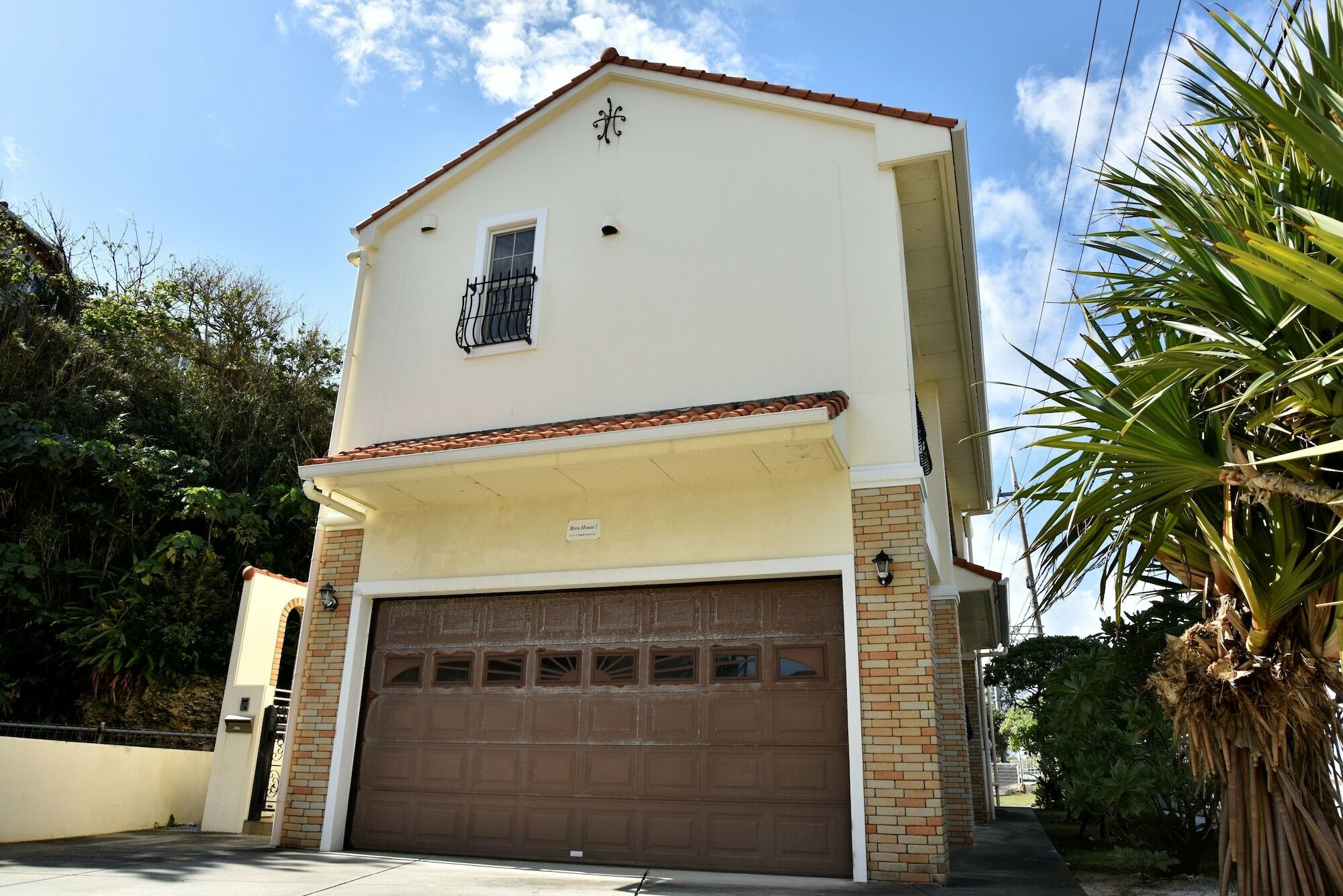 Maeda Biru House Villa Onna Buitenkant foto